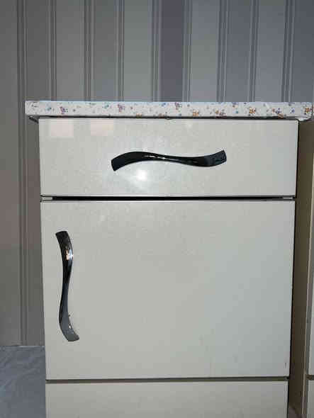 گەر هەمووی پێکەوە بکەین باشترین ئۆفەر کۆی گشتی 5 پارچە بڕی 225 هەزار دینار حیساب دەکەم قفڵی. 
شوێن/هەولێر

نرخی هەر سیسەمێك 60 هەزار دینار
نرخی هەر کۆمەندییەکان 30 هەزار دینار
نرخی مێز توالێت 100 هەزار دینار
 وەتس ئەپ/ ***********
