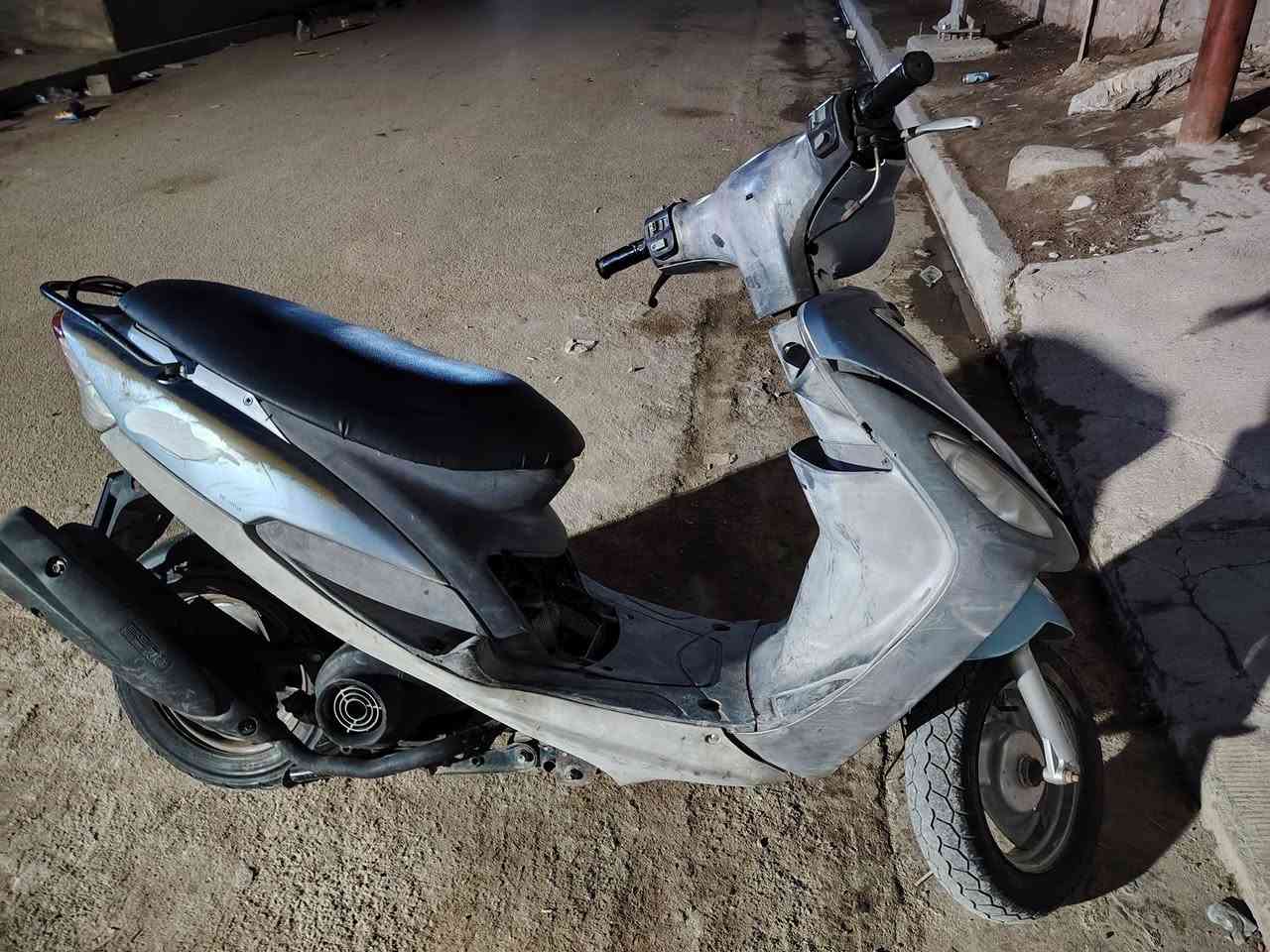 سلام عليكم ورحمة الله وبركاته دراجة منغولي شوفت عينكم عوزهة ترتيبات عل لايتات قفل صندوك دبل امامي كابريتر كلج امي بي صوت خفيف على هاي الوضعية كوم حديد اطيك ياهة شغالة ٣٢٥ وبيهة مجال عنوان بغداد مدينة الصدر ***********
