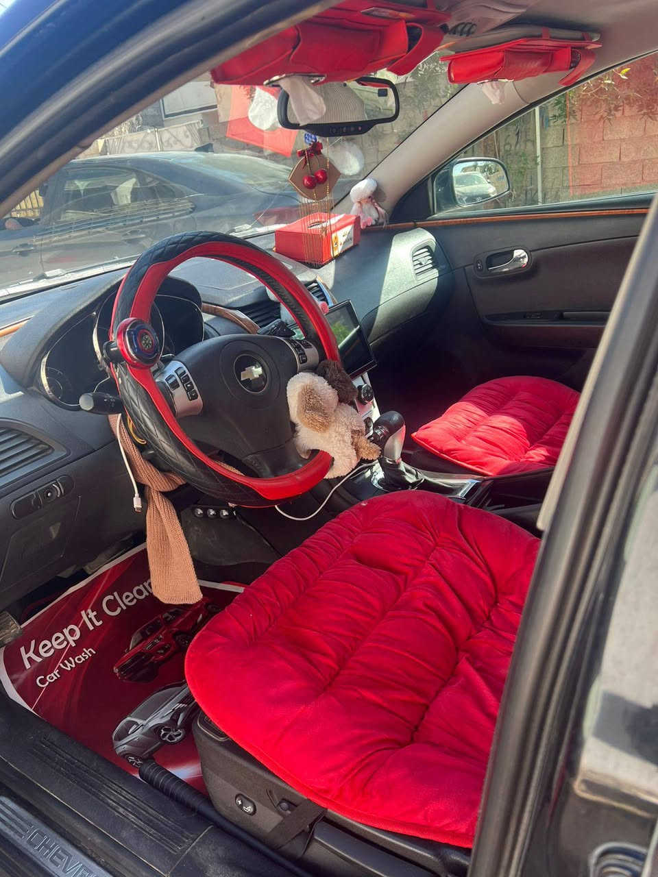 السلام عليكم 
ماليبو مقدس 2010  وارد امريكي 
مكينه 2400 vvt ايكو اقتصادي 
كير 6 نمر 
تدفئه تبريد 
تحكم ستيرن 
فتحه بل سقف 
هيتر كشنات 
شاشه 
بردة خلفيه 
كشن السايق كهربائي 8 مودات 
بدون ضربه قويه بدون دواخل 
صبغ بلاد مضروب كلير 
رقم سليمانيه مميز 
مكينه جديدة
كهربائيات كلها شغاله بدون جطلات  
السعر 70 وبيها مجال 
مكان السيارة بغداد 
هاتف ***********
