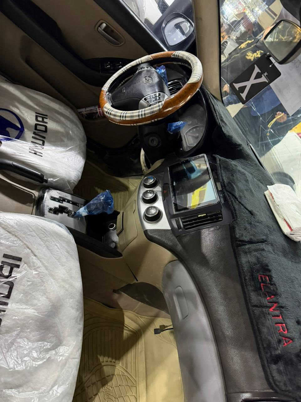 النترا 2011مصبوغه عام بدون ضربه السعر (85)الرقم (***********)
