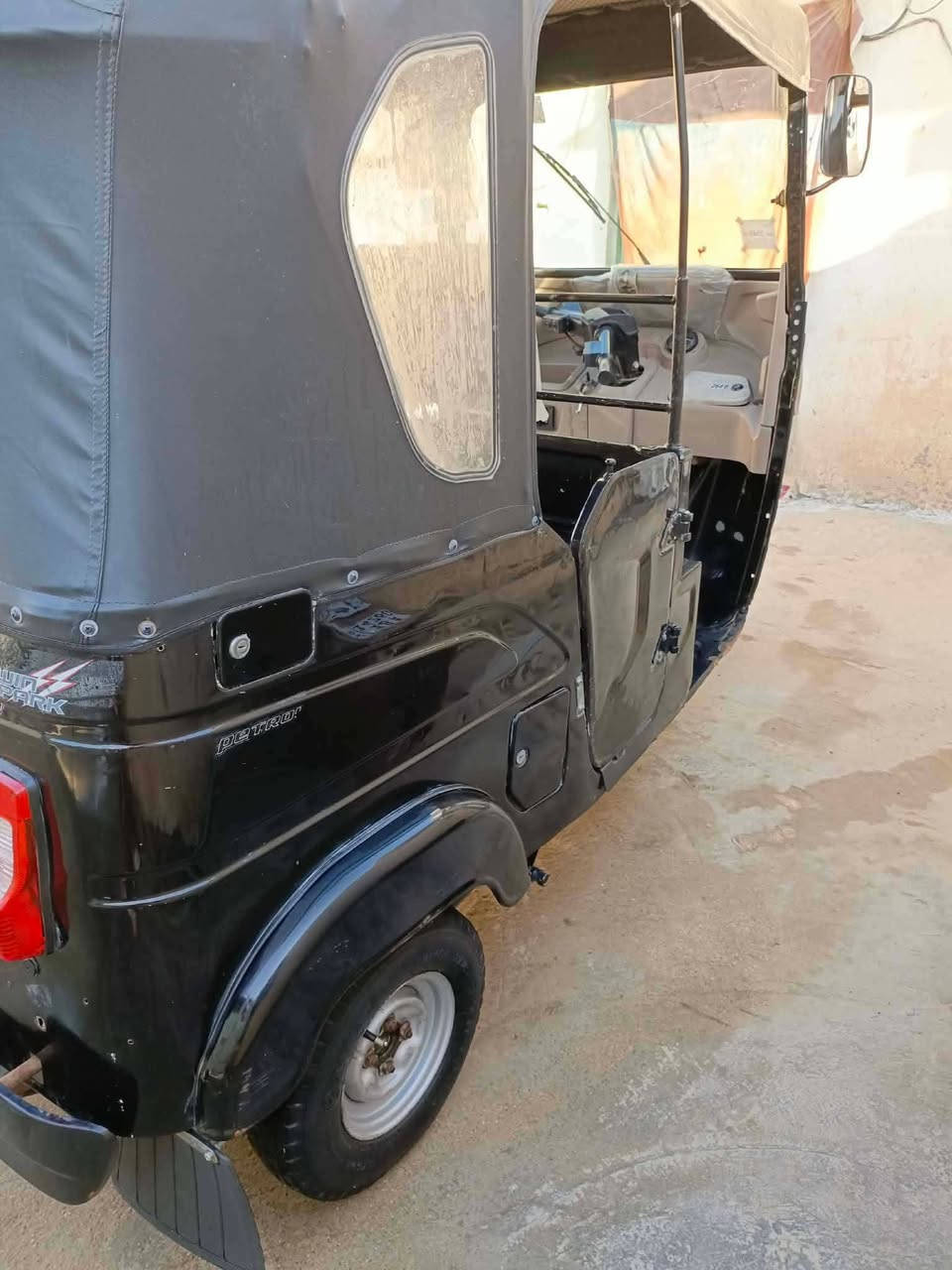 سلام عليكم تكتك 22 
رقم بابل مشروع وطني صاعده هزة لوحات انكليزي 
مكينه بوشة وبستم
معمرة دوس فقط 
السعر8100 وبيها مجال 
‏‪‏‪***********‬‏
مكاني ديالى جديد الشط
