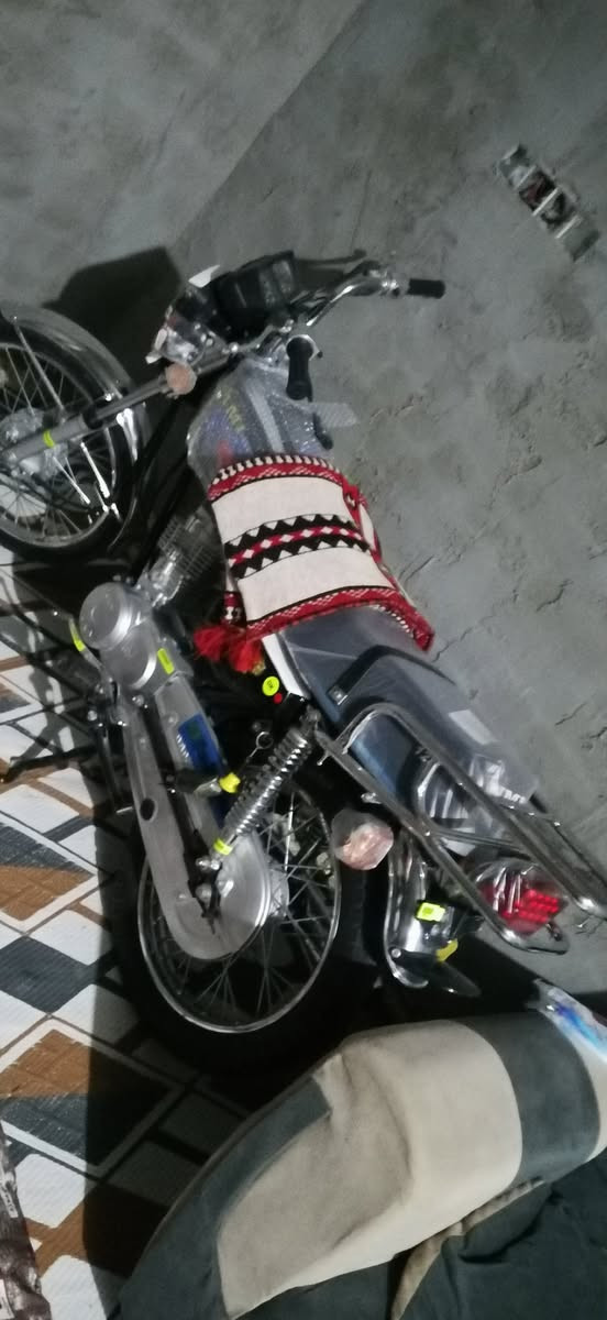 سلام عليكم مرخصت مدير الكروب 
النامه السوده الكامله تعمير كامله مابيه اوراق  اي نقص سعره 1300وبيه مجال قليل
والحربي السمائي تعميره كله 25 فول كفاله عامه كلك سعره 700 وبيه مجال الشراي يخابر وبيه خير ويدلل 
***********
***********
