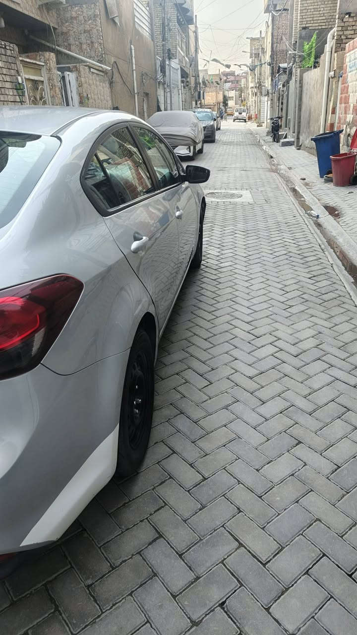 سلام عليكم عندي فورتي موديل 2018ورد مريكي مكينه الفين دوش بيها منضومه مال غاز جديده وسياره جاهزه صدر تخم تايرات سياره خير من الله بيها طخه بسيطه بل جاملغ لخلفي ايمن بكان سياره بغداد رقم لهاتف ***********
