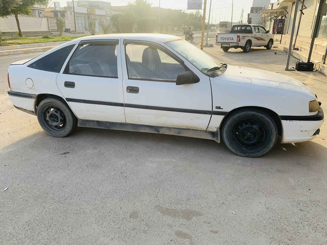 أوبل فكتره 16 للبيع
موديل 1993 

كير شرط محرك شرط

السياره كلها حلوه وناعمه 

خياسات كلها معمره 

كهربائيات كلها شغاله 

رقم انبار فحص اسود مدفوع كمرك اوراقها كامله موجوده شرط التحويل 

السعر 18ورقه وبيها مجال 

***********
