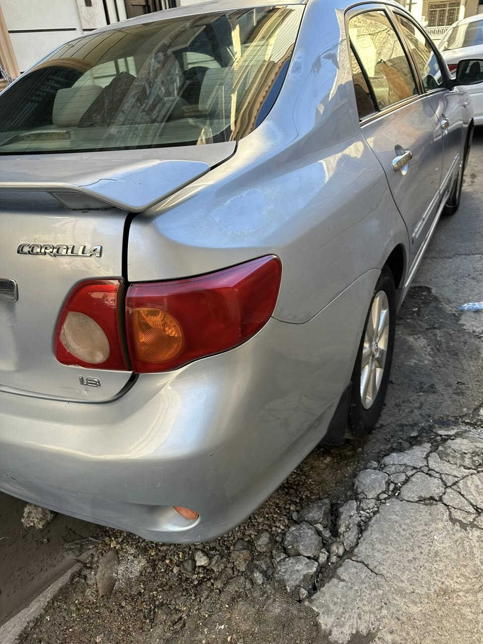 السلام وعليكم كورلا2009خليجي سعودي فطيم رقم اربيل مابيها اي نقص كير ومحرك خير من الله تخم تاير 
السيارة متصرف عليها شي جاهزه بدون صبغ بيها مكانات بيها جراد السيارة حلوه ونضيفةتحويل 
شوكت متريدمكان السيارة بغداد السعر 100 ورقه يعني دفتر وبيها مجال بصيط للطيبين للستفسار رقمي ***********
