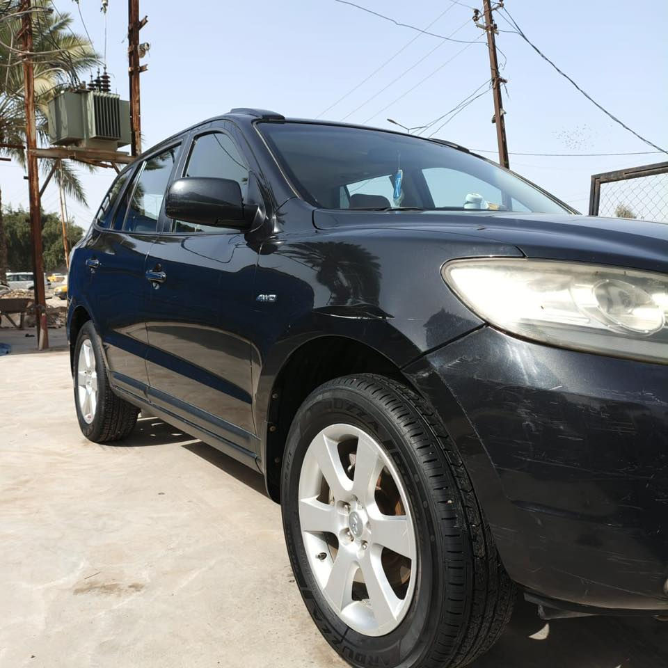 السلام عليكم
هوينداي سنتافيا ٢٠٠٨  خليجي مكفولة من الصبغ ما عدا الجاملغ الخلفي الايسر انطخت يمي وصلحته  السيارة نضيفة جداً فور ويل  للاستفسار اتصال على الرقم ***********
