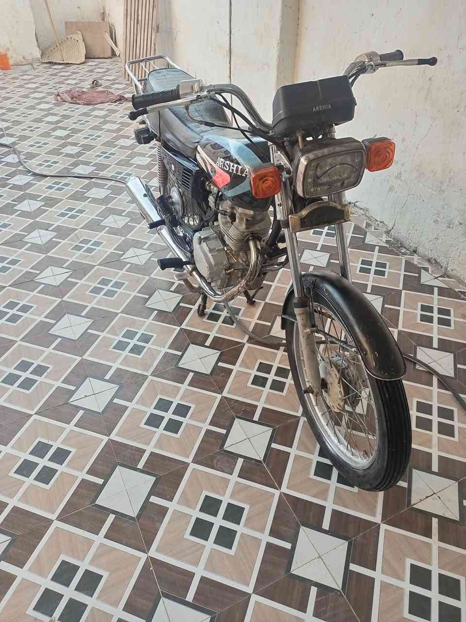 السلام عليكم دراجه للبيع 4 كير الدراجه نضيفه موديل 2020 اوراق اصولي المكان الكوت زين القوس الشراي يخابر عله هاذ الرقم ***********
