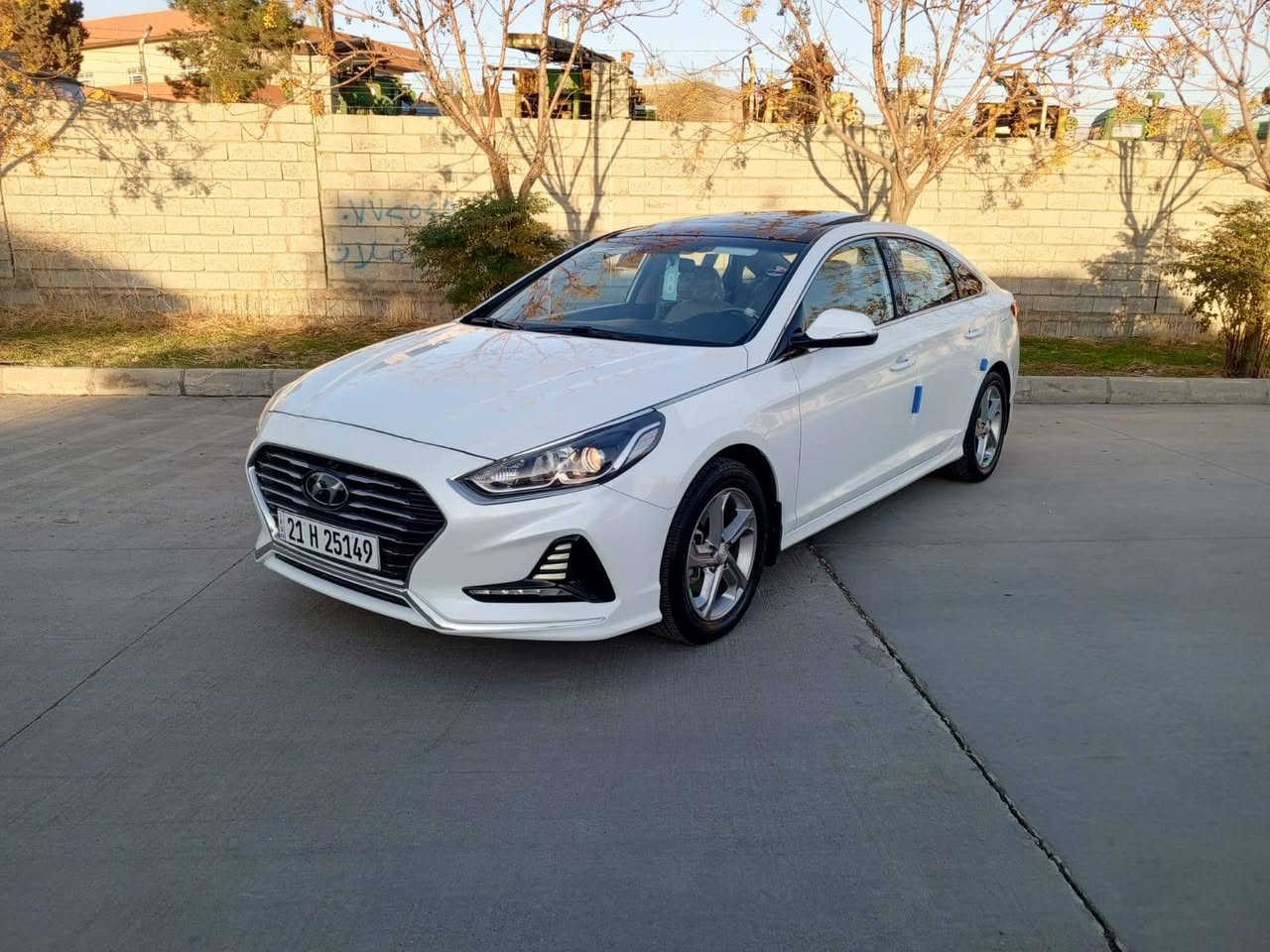 السلام عليكم
هونداي سوناته 2018 خليجي
كفاله عامه بدون صبغ بدون تعديل بدون شخوط حتى لدعاميات بلاديه 
جديده لوك  عل ايد وحده من لشركه
استخدام شخصي 
ماشيه 66الف حقيقي 🔔✅
فول مواصفات 1/1
شاشه لمس 
كامره دواره 
سقف بانوراما 
ويل كروم  ليد امامي حساس خلفي 
كشن كهربائي داخل بيجي 
تبريد قطعتين  
مرايات شفط اشاير ترحيب 
صندوك بصمه 
تحكم لايت  دبل صالنصه
محرك 2400دوش 
سياره جاهزه اي نقص مابيه سيرفس كامل مسويله بعده بلزكات لشركه سويجات ثنين سبير عدا كله بلاد سويج لثاني مامستخدم

رقم صاحب السيارة 
***********
