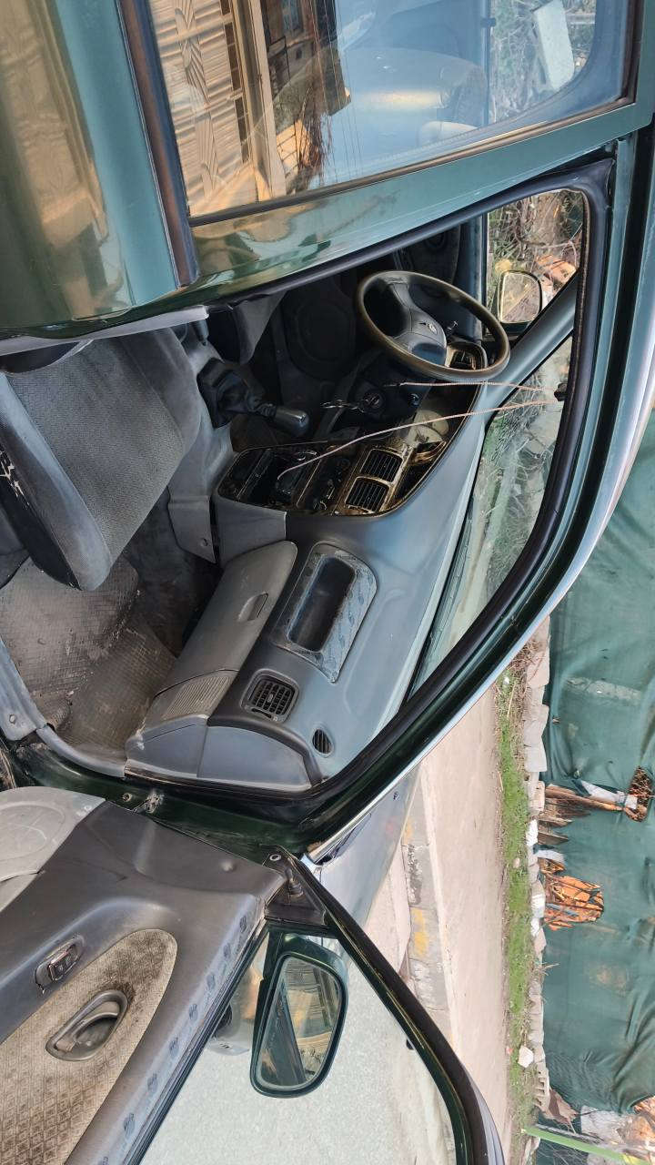 پروتون ئارمي پلاستيكي سليماني 
موديل 2002 گيرومكينه ي به شرت 
هيج ليدراوي نيه دواو بيشي زور جوانه سعري 22گلاو معمله 
پاورو كلاجو بريكو گشت گياني به شرت سياره كه مالي دوسته زور مزبوته شوين ;چمچه مال بو زانياري زياتر زم;*********** شمشمل, السليمانية
