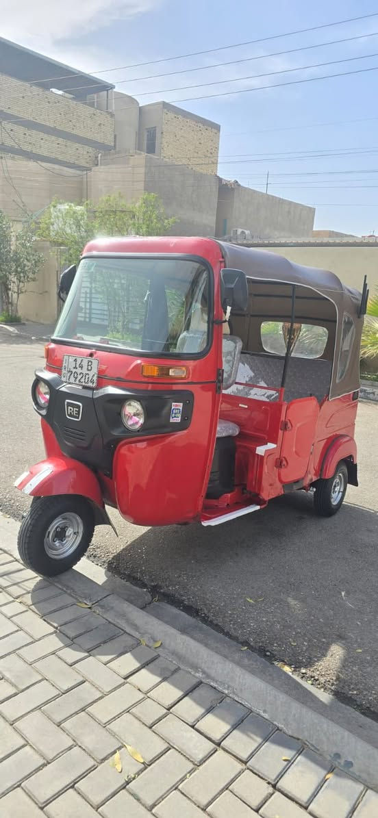 تكتك باجاج موديل 2022  تجفيت شركه وهذا بدي مثل ماموجود بالصور تكتك نضيفة و جاهزه  رقم وسنوية السعر 8500 مليون بيه مجال للشراي العنوان البصرة القبلة رقم الهاتف  ***********
