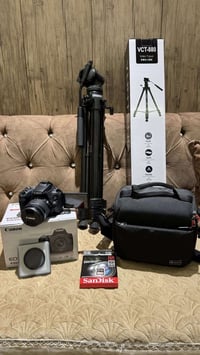 كانون 250D • كامل المعدات • مستعملة قليل جدا