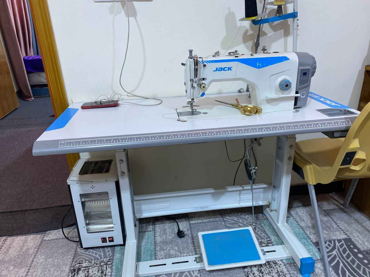 سلام عليكم مكينه JACK للبيع استخدام قليل المكان النجف الاشرف للاستفسار ***********
