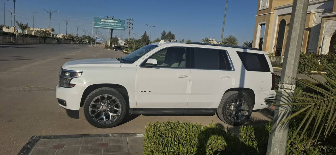 السلام عليكم تاهو فدراليه موديل ٢٠٢٠  وارد أمريكي قطعه صبغ وحده بدون ايرباك بدون دواخل والسونار مرفق بالمنشور 
رقم جديده وهزه جديده 
السعر ٣٢٠ رايده 
اريد مراوس باترول من موديل ١٨ وانته ساعد لون ابيض او اسود 
 مكاني كربلاء وسياره محدث غرفته مال بريمر ويل بريمر 
***********
