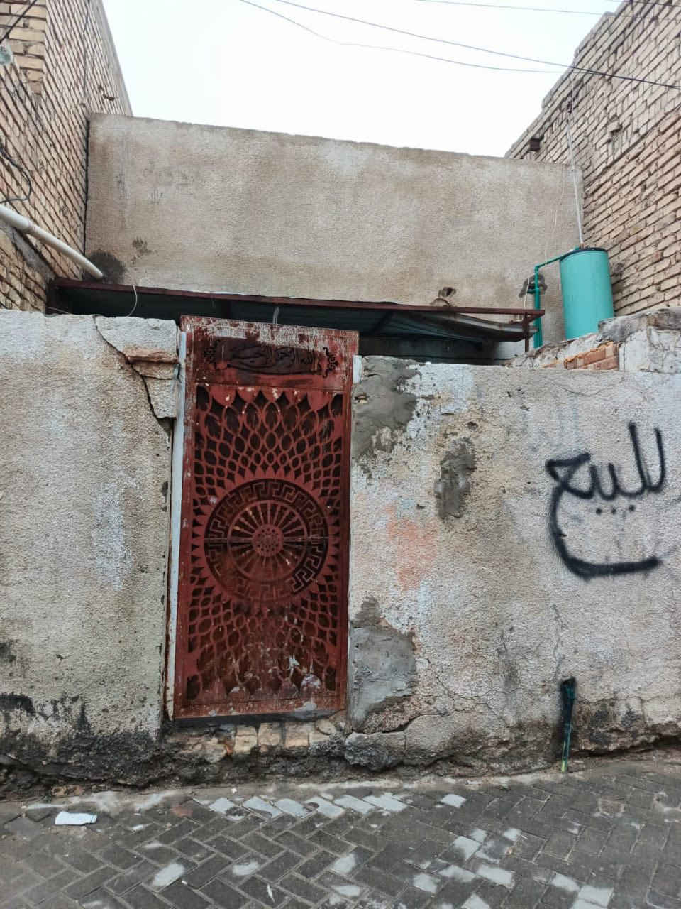 للبيع قطعة أرض (مشتمل)
المساحة: ٦٣ م²
النزال: ١٣ م
الواجهة: ٥ م
البناء قديم جداً ويُعتبر قطعة أرض للتفليش.
📍 الموقع: بغداد / الشعب / الجزائر – شارع سما بغداد
للاستفسار والتواصل:
واتساب فقط 

***********
