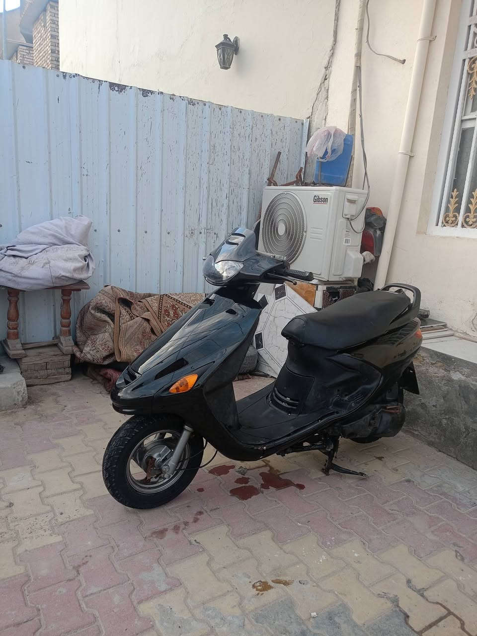 سلام عليكم للبيع دراجه فراشه فحل دراجه كلشي مابيها مكينه مامفتوحه عل فحص دراجه حاويه كلشي شغال بيها اشاير لايت عالي ناصي السعر 500 وبيها مجال للشراي العنوان دوانيه حي رفعت متواجد رقم وخاص ***********
