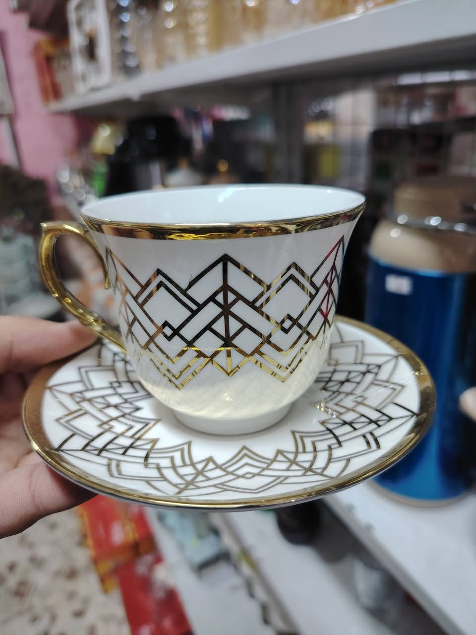 📌طقم كوب قهوة فرفوري مذهب 
💎يتوفر حجمين وسط +كبير 
-------------------------------------------------
كل شي مع  مجمع الوائلي غير 👌🦋
🔰🍁✨🍥🍁✨🍥🍁🔰
‏‎للحجز والاستفسار 
من برامج التواصل الاجتماعي 💻📱
واتساب 📲 ***********
عِبر الانستا : waily_store
عبر التيك توك :  مجمع الوائلي للمنزليات 

‏‎العنوان : كربلاء طويريج نهاية سوق النساء 
مجاور الحاج الرادود حسين 💄 👜 🛍️ 
الموقع 🗺📍: 32°32'29.0"N 44°13'27.9"E
____________________________________
