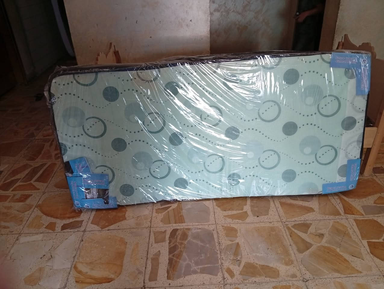 السلام عليكم من رخصت مدير كروب
السعر 225 الف
جربايه عدد 2 طابقين أو ترهم كل وحده وحد ترهم زعار وإكبار مع دوشك عدد 2 ضغط الاصلي كاملات هنه ودرج مالتهن استخدام كلش قليل نضافه 95بلميه مكان بغداد  رقم هاتف
***********
