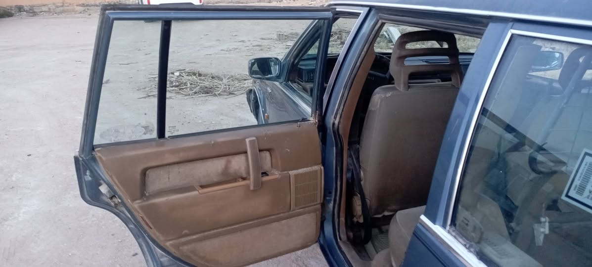 السلام عليكم 

فالفو ستيشن حجم (940) للبيع 

المحرك 6سلندر 

تبريد محتاج غاز 

رقم كربلاء الإنكليزي الجديد +السيارة بأسمي 

كير اوتوماتيك 

بدون ضربة ولا صبغ شبه مكفولة 

جام كهربائي 
 
الرقم:***********. ابو محمد 

المكان :النجف/مجمع بيتي السكني /النداء 

وتواجد على الفيس بوك 
🌹🌹

السعر:40ورقة وبي مجال
