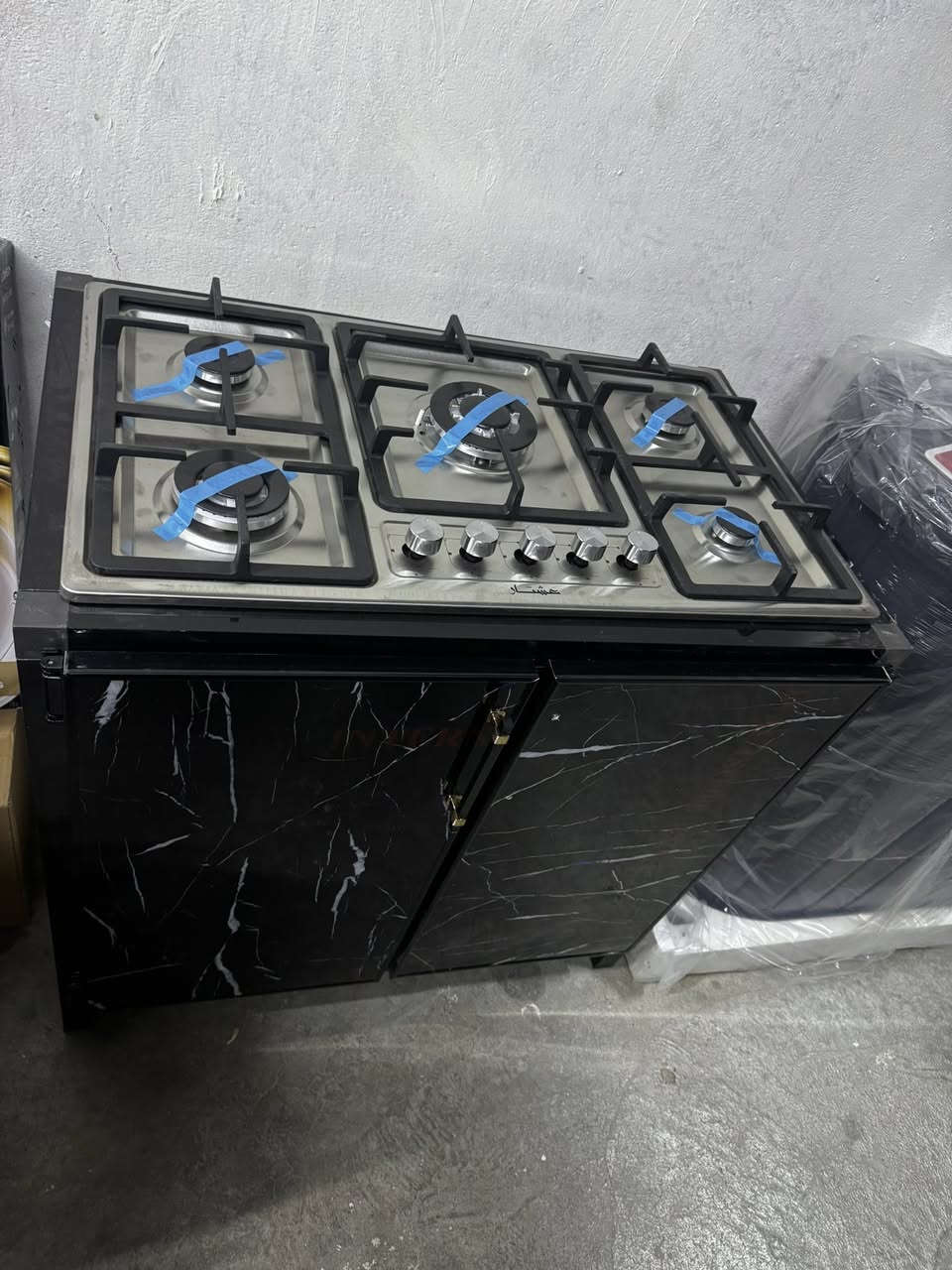 مجموعه اغراض منزليه للبيع جديد ومستخدم بأسعار جداً مناسبه 
للاستفسار *********** اتصال خط او واتساب او مراسله بريد الصفحه 
عنوانه سليمانيه بكرجو شارع عوال مقابيل حديقه كوستجم او مدرسه شنيار للبنات ((معرض حذيفه ))
