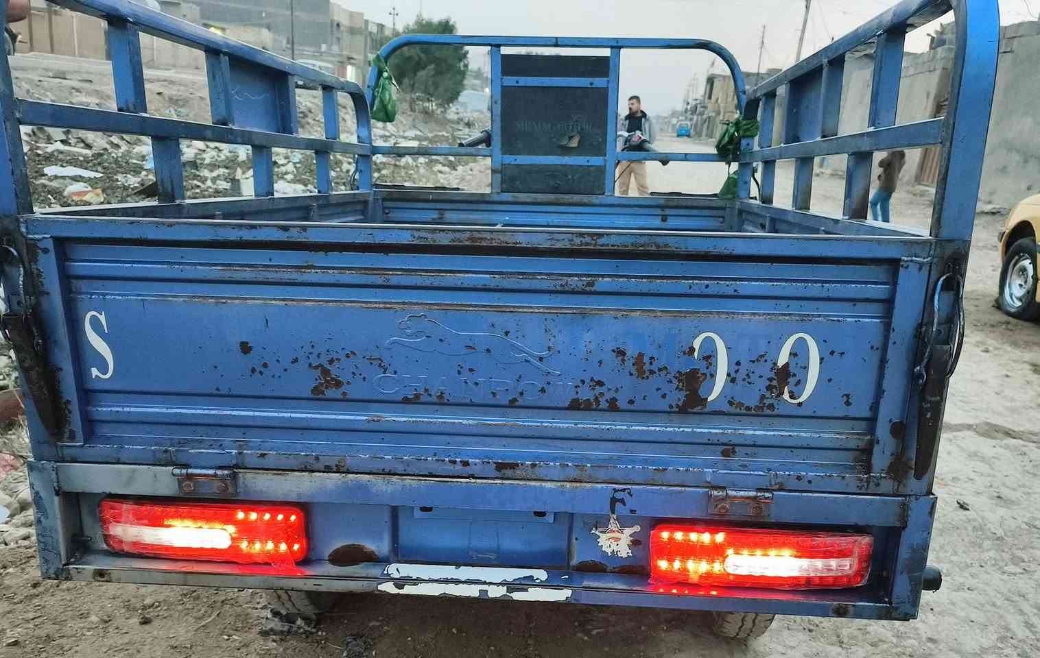 اسلام عليكم شباب ستوته صقر مديل ١٨ بلاديه مكينه بلاديه أوراق كامله وصولي تواير جوبلس كير بوكس جديد ضفيره جديده  كهربائيات كلها شغاله وجدد سلف هندر  بغداد المعامل ***********  لمو شراي لا يكسر بحلال لعالم
