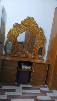 غرفة للبيع • متضررة • حسب الصورة