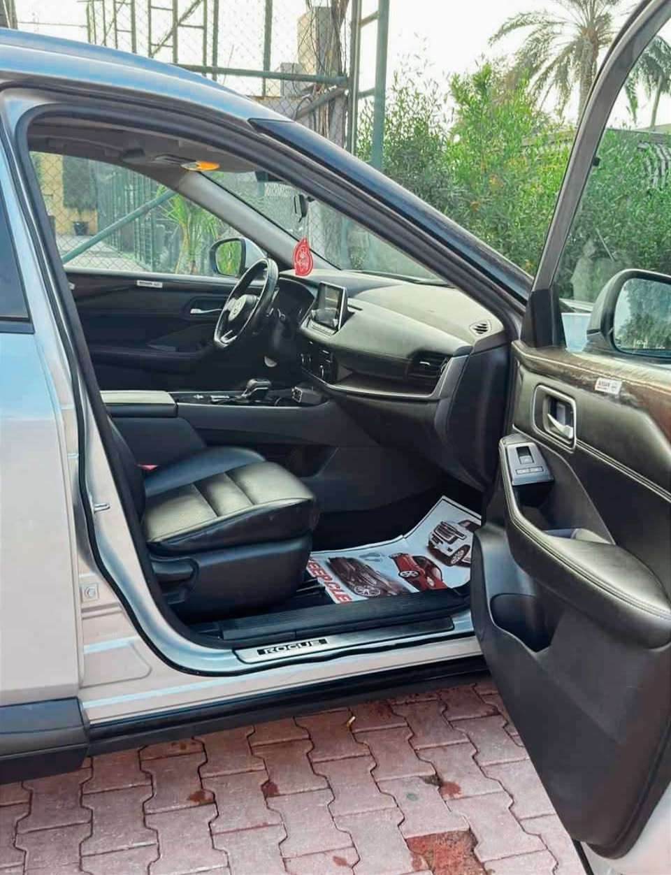 🚗 للبيع نيسان روج 2021 فل مواصفات (1/1)
💰 السعر: 145 ورقة قابل للتفاوض، تعال شوفها وتدلل.

✅ محرك 2500 سي سي – 4 سلندر (المرغوب) ✅ بانوراما ✅ تشغيل بصمة ✅ إشارات مرايا ✅ حساسات محيطية ✅ توقف ذاتي أمامي وخلفي ✅ رادار ✅ Apple CarPlay ✅ 3 أنظمة قيادة

🔹 حادث أمامي (صور الحادث موجودة) 🔹 السونار موجود 🔹 السيارة بحالة ممتازة، محرك وكير وتبريد 100% 🔹 تايرات جديدة

📍 بغداد – أبو غريب

📞 الشراي يتصل ويدلل ***********
***********
