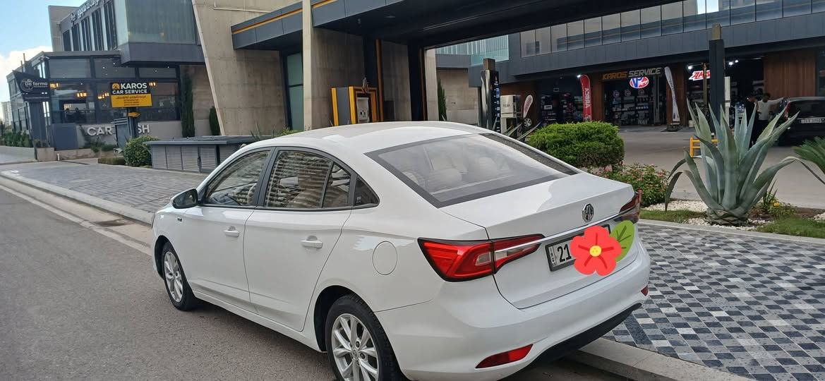 MG5 2023 
زۆر جوان ماوەتەوە ناوزەرد ، دوو سویچی شەریکە ، گێڕ ئۆتۆماتیک، نرخی 94 و مامەڵە ، یەک چامەلەغی بۆیاخە ، دو ساردی هەیە
***********
