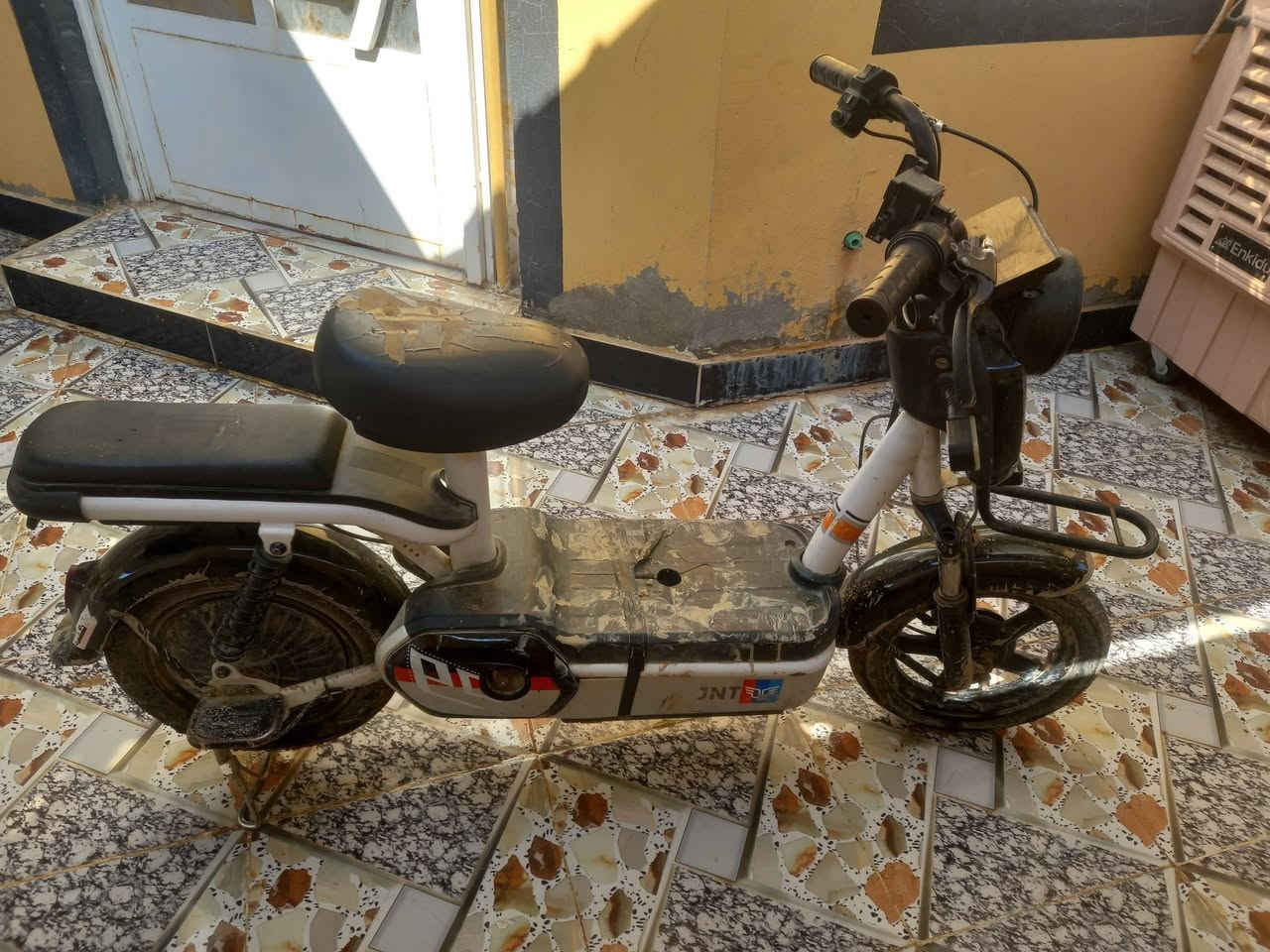 بايسكل شحن شغال مابي شي بس يرادله ترتيبات سعره ١٥٠وتخم ٨ مقاعد سعره ٢٠٠ وبي مجال ستفسار اتصل او وتساب ***********
