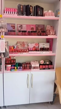 فاترينات • ٧ قطع • ٣م×١م