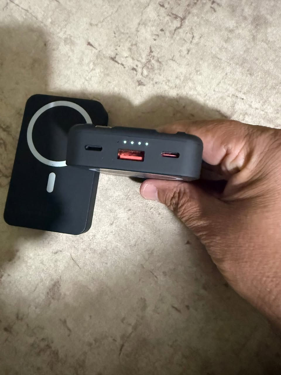 متوفر قطعتين 
باور بانك ماك سيف 
Pd 120 watt  super fast charger 
امزون 
شرط اصلي 
سعر قطعة ٣٠ الف بدون كارتون
توصيل موجود


**إذا كنت صاحب هذا الإعلان وتريد حذفه لأي سبب، رجاءا أرسل رسالة إلى الدعم الفني**