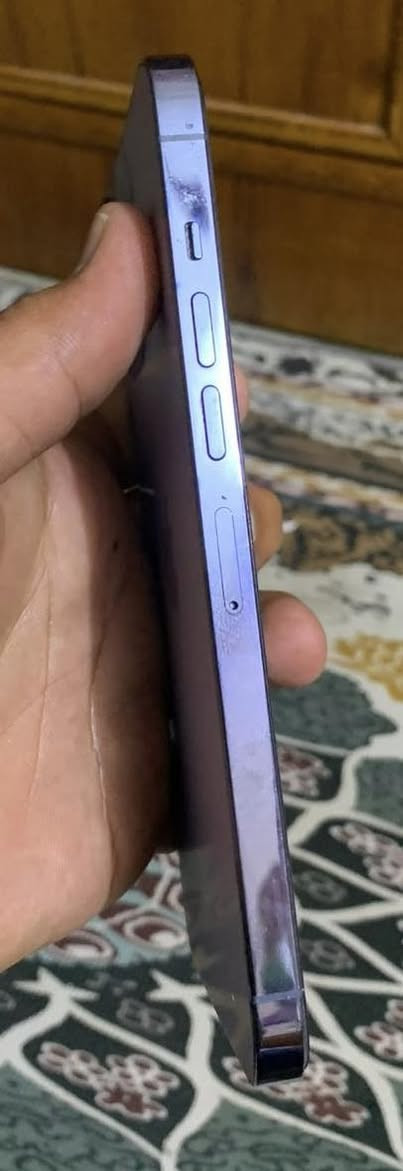 السلام عليكم ورحمة الله وبركاته 
للبيع ايفون ١٣ بروماكس ٢٥٦ بطاريه ٨٣ الجهاز فقط مبدل الظهر مالته بالليزر غير شي كفاله إذا بي شخط غير الظهر مرجوع سعره ٦٢٠ وبي مجال ***********
