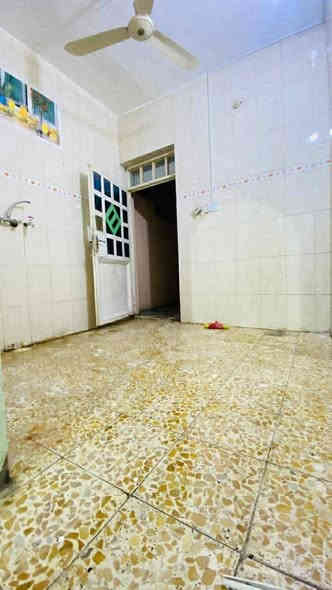 218
دار للايجار  (100 متر) حي الجمعيه خلف شارع الوائلي قرب مجمع المصطفى 
السعر الايجار 400 الف 
يحتوي على طابق واحد
 غرفه   مطبخ   صاله   ، استقبال
خزان   سخان   ماطور. خط مولد 
ـــــــــــــــــــــــــــــــــــــــــــــــــــــــ
بيت نضافه جيده
يكون الايجار كل 3 اشهركلوله من طرف علي علي امانه ابو فاضل  
للاستفسار ..***********
***********
