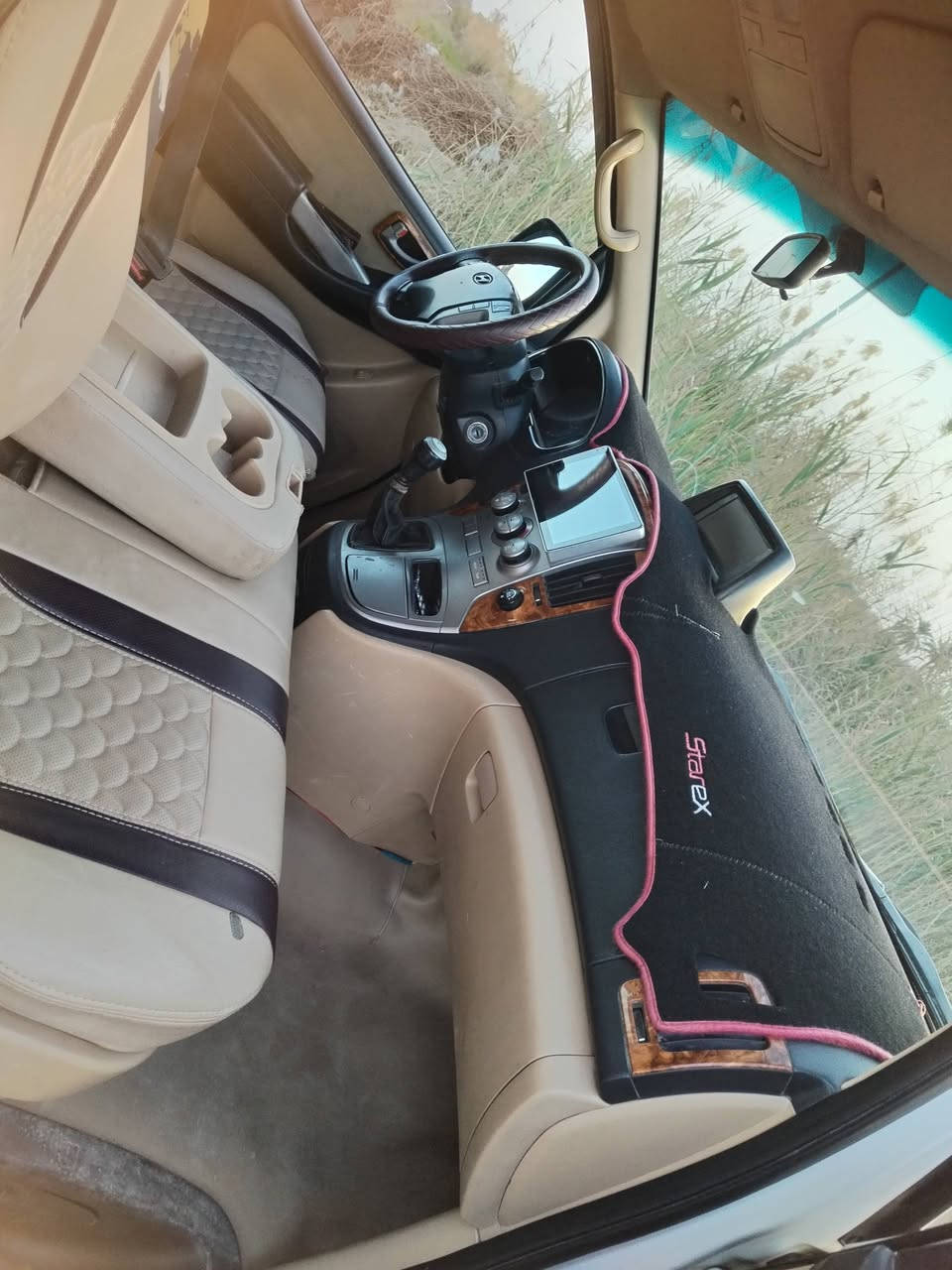 سلام عليكم ورحمة الله وبركاته
ستاركس موديل ٢٠١٥ سياره حلوه جاهزه من كلشي مكينه كير خير من الله لا تنقيص ولا تبخير تبريد ثلج تخم تاير داخل مدوشم كله سياره صافيه لا صبغ من عده بارد قليل وجنطه مبدله بدون حادث وجنطه بلاديه بدون صبغ السعر ١٨٥ وبيه مجال شي قليل  الاستفسار ع هاذ رقم***********
