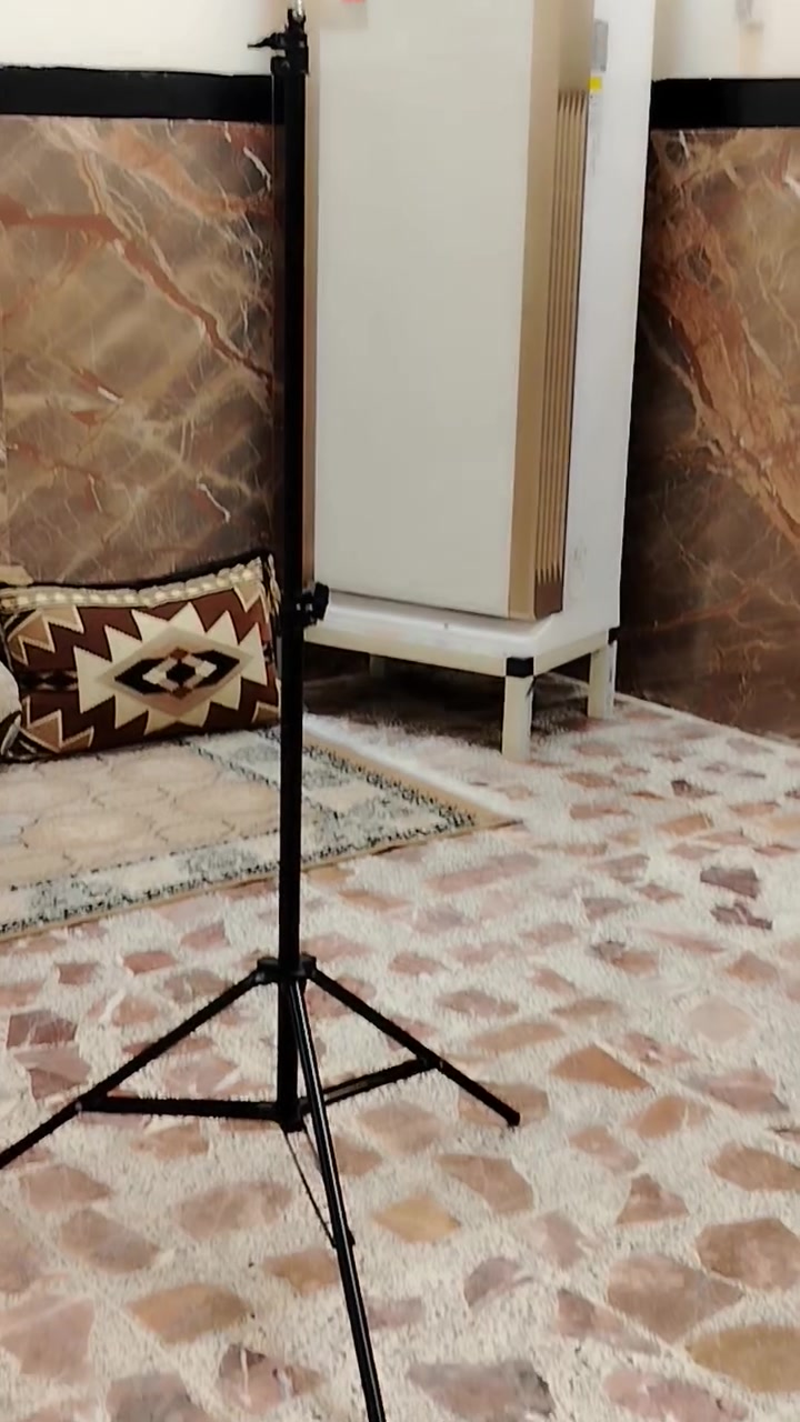 السلام عليكم يتوفر اسان كامره حديث
استان جديد ونصافه٩٥ مال ولده معتزل تصوير كاعد يصفي بغرضه وبسعر مناسب الي يريده يتصل على هاذه الرقم ***********
