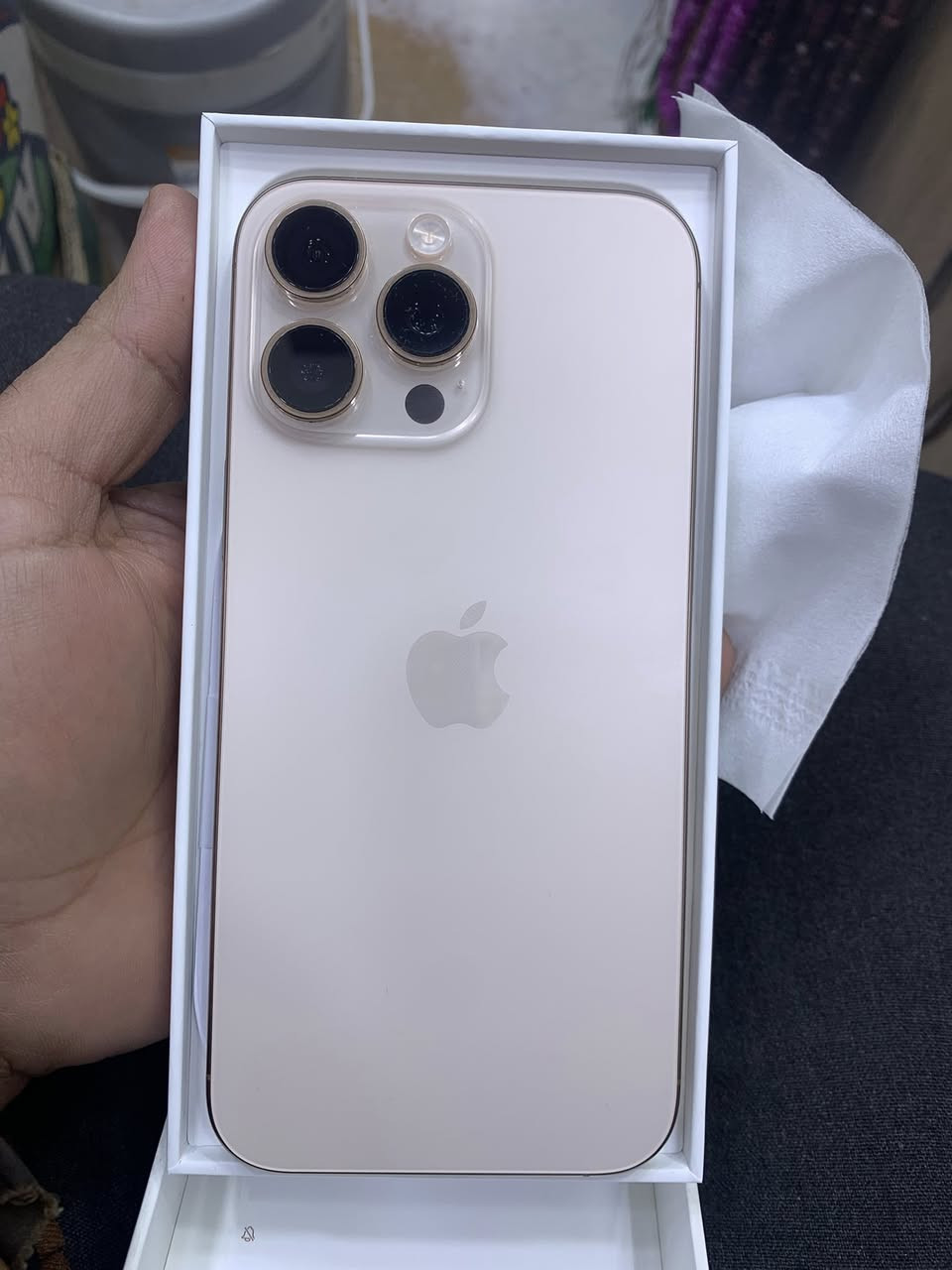 سلام عليكم ايفون 16 برو ماكس جهاز جديد بمعنى الكلمة بطارية 92 مشحون 85 دورة 
ذاكرة 256 كامل ملحقات مكفول حتى من الشخط شرق اوسط 
مكاني النجف شارع الرسول
 (السعر 1475 )***********
