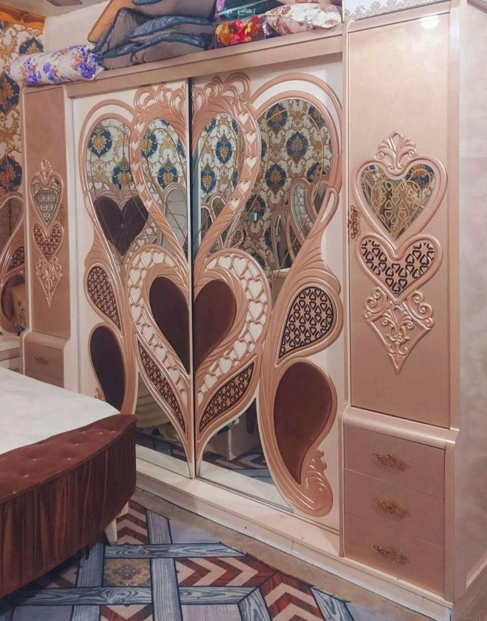 للبيع غرفة تركية ٧قطع ٦٥٠ الف كناتير بابين الواحد ١٣٥ الف بوفية ٨٥ الف الغراض كلها نظيفة للإستفسار(***********) العنوان كربلاء الملحق كربلاء, العراق
