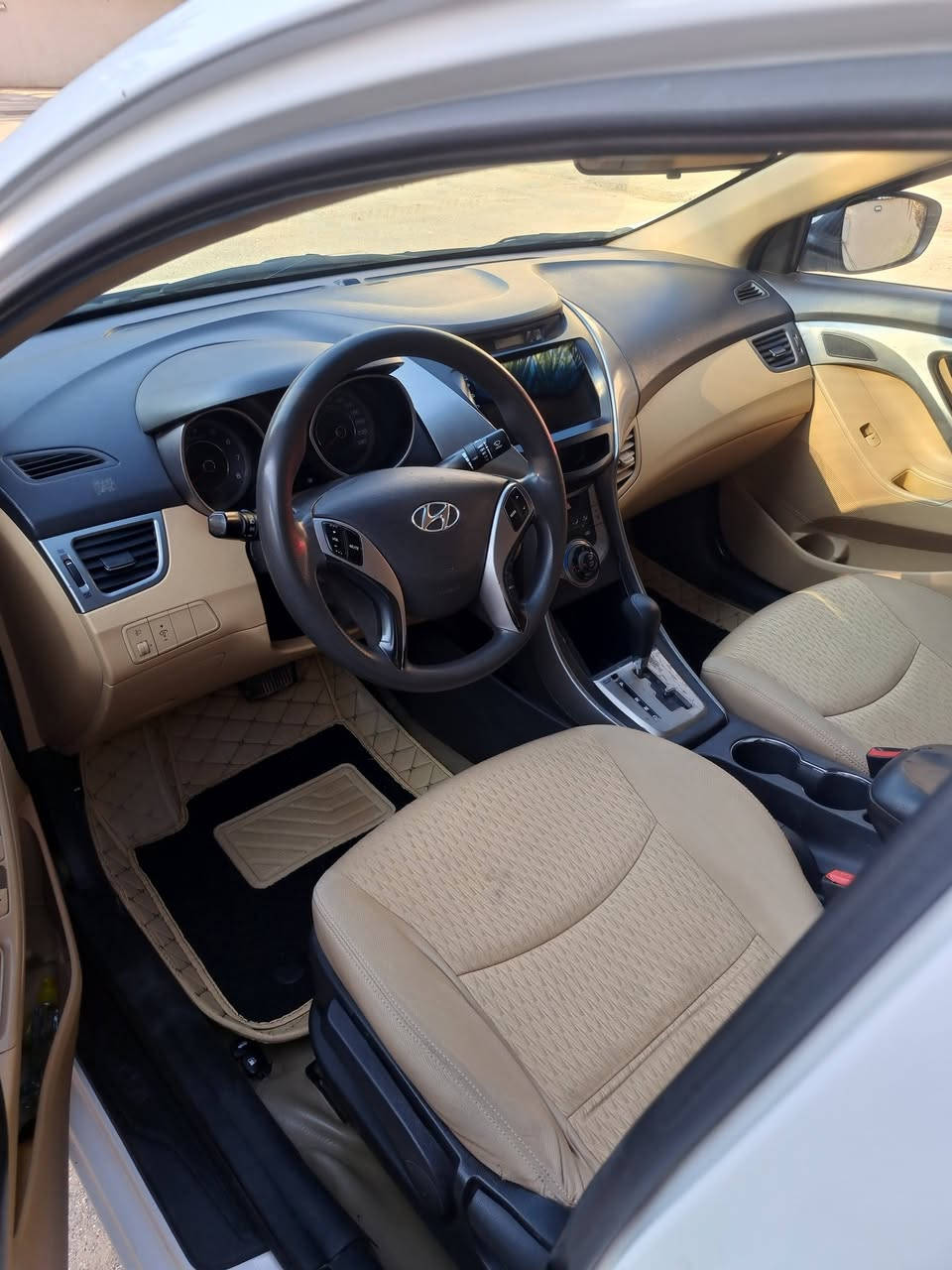 سلام عليكم إلنترا ٢٠١٤ خليجي محرك الف وثمنميه سياره مكفوله السعر ١١٦ الرقم سليمانيه  المكان بغداد الدوره الرقم ***********
