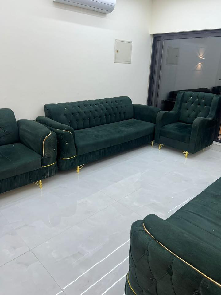 تخم ١٠ مقاعد مشتري قبل فترة أستخدام كلش قليل كلش جديد مكان بغداد الكرخ الي يريدة ***********
