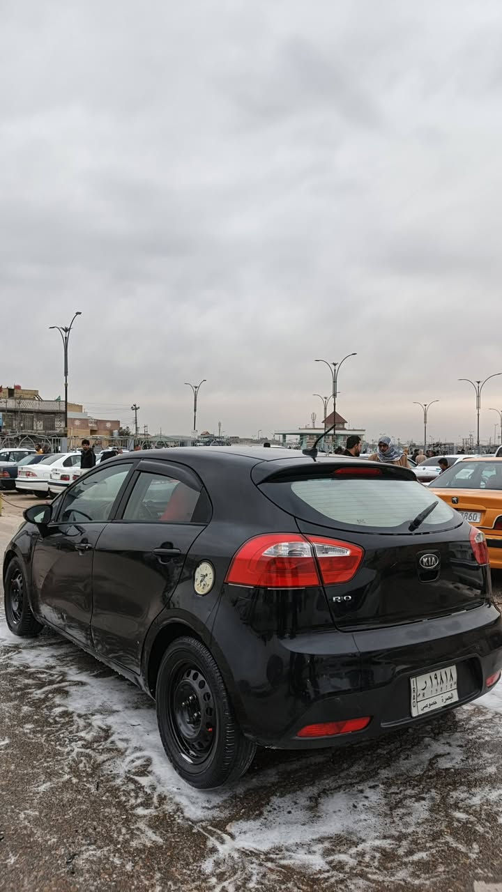 كيا ريو هاتشباك مضلع 2012 امريكي
السلام عليكم
‎كيا ريو هاتشباك اسود 2012-13
السنوية باسمي تتنهي بشهر الرابع
‎المكينة 1600 GDI 
‎السعر 68 ورقة
‎السيارة ماشية 233,000
‎المكينة نظيفة وما مبدلة 👍
‎دعامية جديدة مشتريها بس خام ماصابغها وغراضها كامله غطاء بدنه ورواسط كلهن موجودات ماشادهن
‎الانارة زنون عالي ناصي 🔥
‎بيها كامرها خلفية وشاشة حديثة👍
‎بيه نظام لد ملون على الدشبول تحكم من التلفون 👍
‎الراديتر جديد ونظيف👍
‎المكينة بلادية ومابيها مشاكل 👍
‎الكير 6 نمر اوتوماتيك👍
‎بلكات جديدة👍
‎نوزلات جديدة👍
‎جويتر نظيف👍
‎ماء رديتر احمر👍
‎الحدادية جديدة وجاهزة👍
‎الاطارات جيدة جاهزة👍
‎اطاره سبير جيد وجاهز👍
‎ربلات البيبان جديدة وعزل كامل 👍
‎بيها بردات مظلله
‎الكير بلادي بس يحتاج تغيير هيدروليك صارله ٤٠ كيلو ما مبدلة
‎التبريد غاز كامل وبارد وكلشي جديد فقط يفصل بالدوس بسبب حساس او اصبع 
‎الويلات رنغ اسود وبيه كب كروم👍
‎مشتغل بيهت جك انجن فقط بسبب شايل حساسات كزوز
‎البدي بيه ضربات وبيه معجون لان جانت عد دكتورة بس مابيها ضربة قوية ولا ايرباك
‎الضربات بالجاملغ الايمن والايسر شبر وبين الباب الايسر الامامي والخلفي اكو ضربة شبرين ممعجنة ومصبوغه
‎الجاملغ الايمن من جوه مكسور بسبب طايح بحفره ومصلح جاهز
‎
‎
‎
‎


**إذا كنت صاحب هذا الإعلان وتريد حذفه لأي سبب، رجاءا أرسل رسالة إلى الدعم الفني**