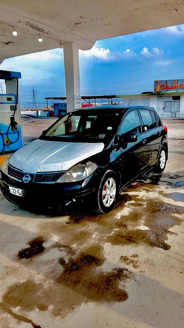 بەناوی خوای گەورە
نیسان ڤێرسا مۆدێل 2008 واسەفات ئەمریکی بۆیاخ 3پارچەی بۆیاخە سەنەوی تا2030 بەناو خۆمانەوەیە سەیارەکە ماڵی دۆستە دینار مەسرەفی تێدانیە  
شوێن ڕانیە حاجیاوا 
ژمارە مۆبایل ***********
