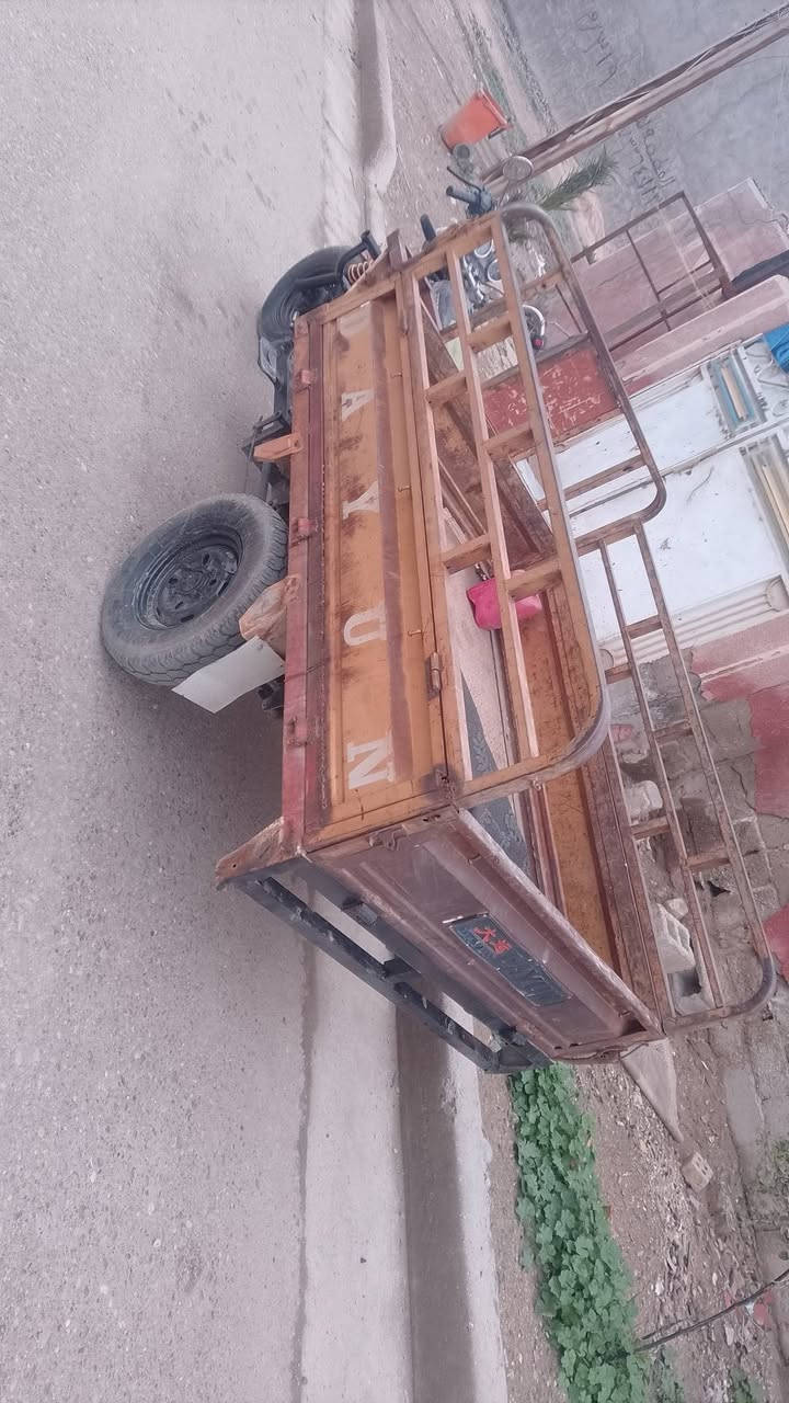 السلام عليكم ستوته دايون موديل 14 اوراق كامله شاصي نضيف مكينه خير من الله بيها ضفيره او باتري عوزها ترتيب الكهربائيات تايرات جوبلس
السعر 550   كلشي واضح بل فديو 
مكاني بغداد المحموديه 
***********

***********
بيهن واتساب
