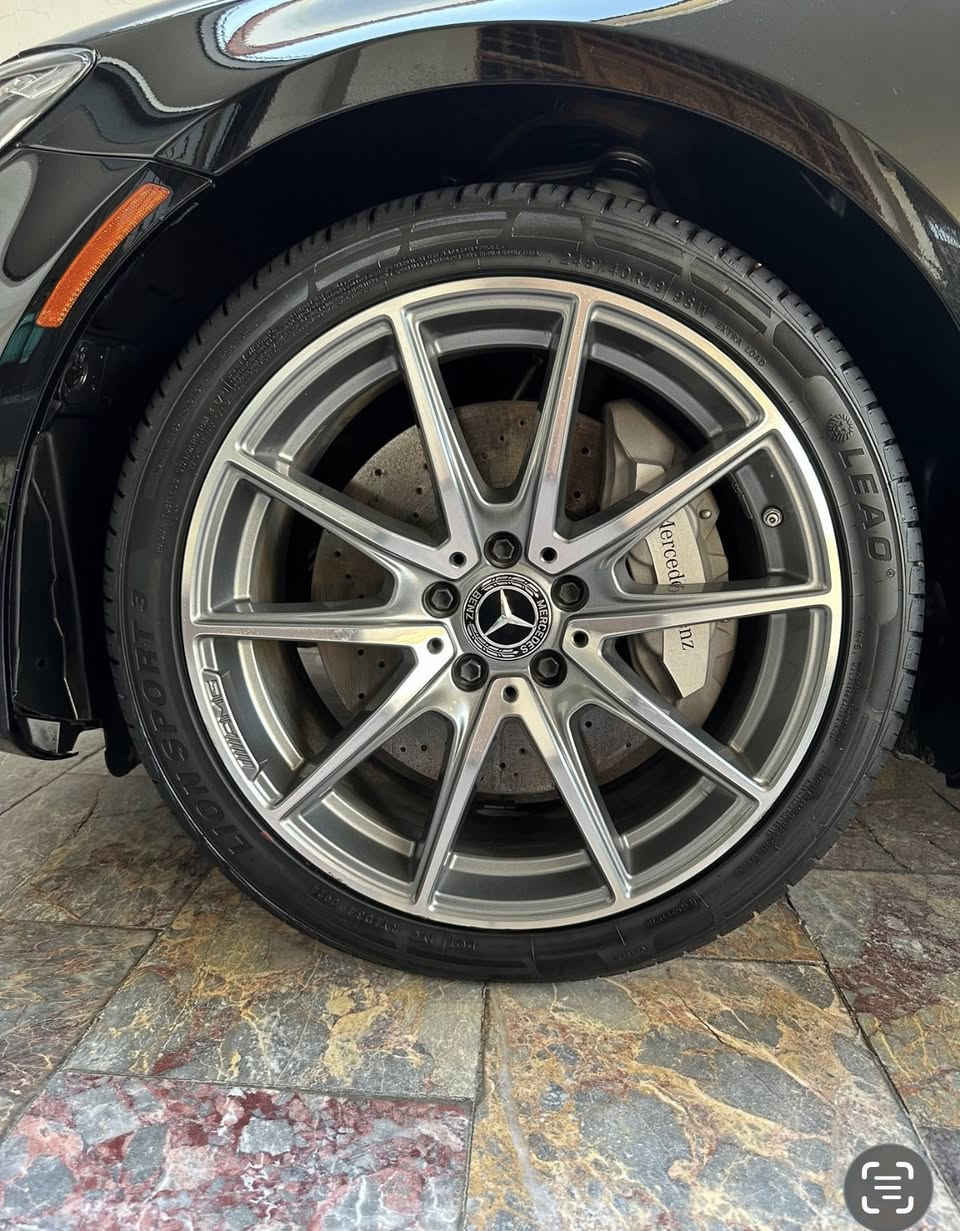 ٣ تايرات. للبيع رن فلات مال مرسيدس e450 2023  ماشيه ٥ الف                                 قياس 245/40.R19.  
للاتصال ***********
