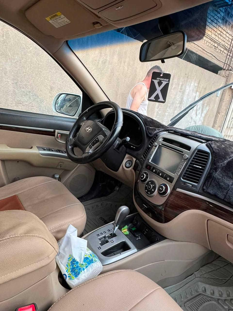 سلام عليكم سنتافي خليجيه للبيع موديل 11 مكفوله كفاله عامه بيها كارت تكحيل بالباب شبر فقط 6 سلندر السياره جاهزه من كلشي فول ما عدا البصمه ماشيه 104 كيلو رقمها حلو 4 ارقام وتحويلك ثاني يوم سعرها 163                        ***********
