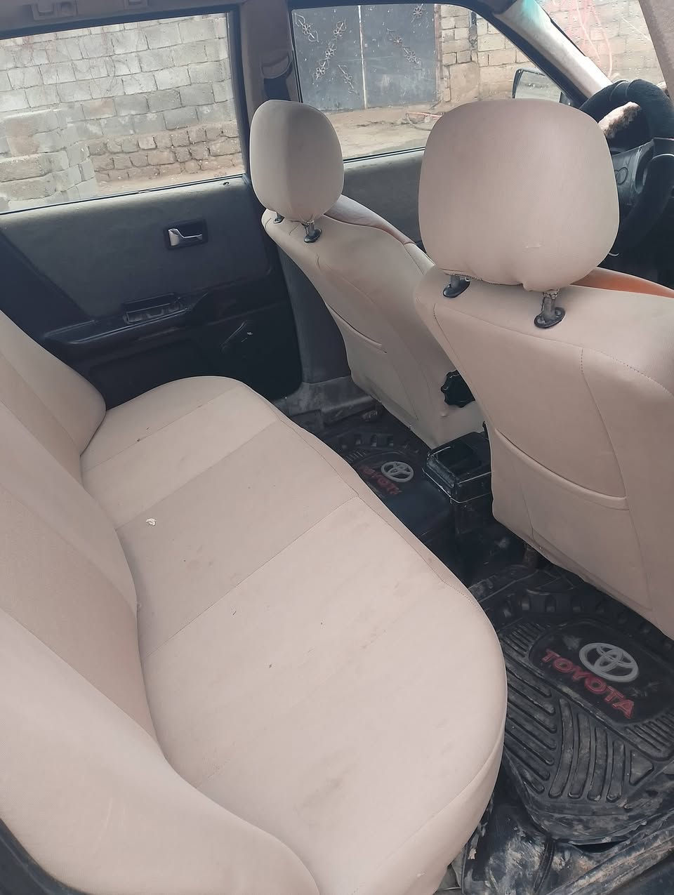 السلام عليكم سياره اودي موديل 90 رقم اخضر سنويه بيضه كير اوتوماتيك السعر 20ورقه للاستفسار اتصل ***********
