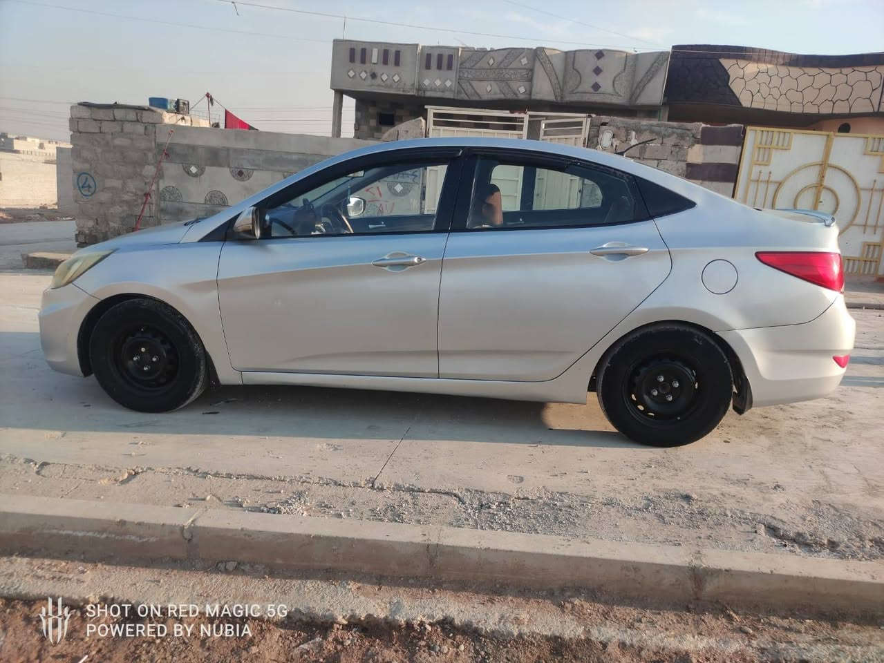 اكسنت 2016
رقم الماني نينوى شرط  والتحويل 
گير محرك شرط 
جامات كهرب
مرايات كهرب
كهربائيات تدفيئه تبريد كله شغال
نظام اقتصاد ب الوقود ECO
طخم تايرات جديد ضخم جديد 
كشنات وارضيات مغلفات 
مصبوغه حزام بدون دواخل
السعر 85 وبيها مجال بصيط كابون موجود 
***********
***********
