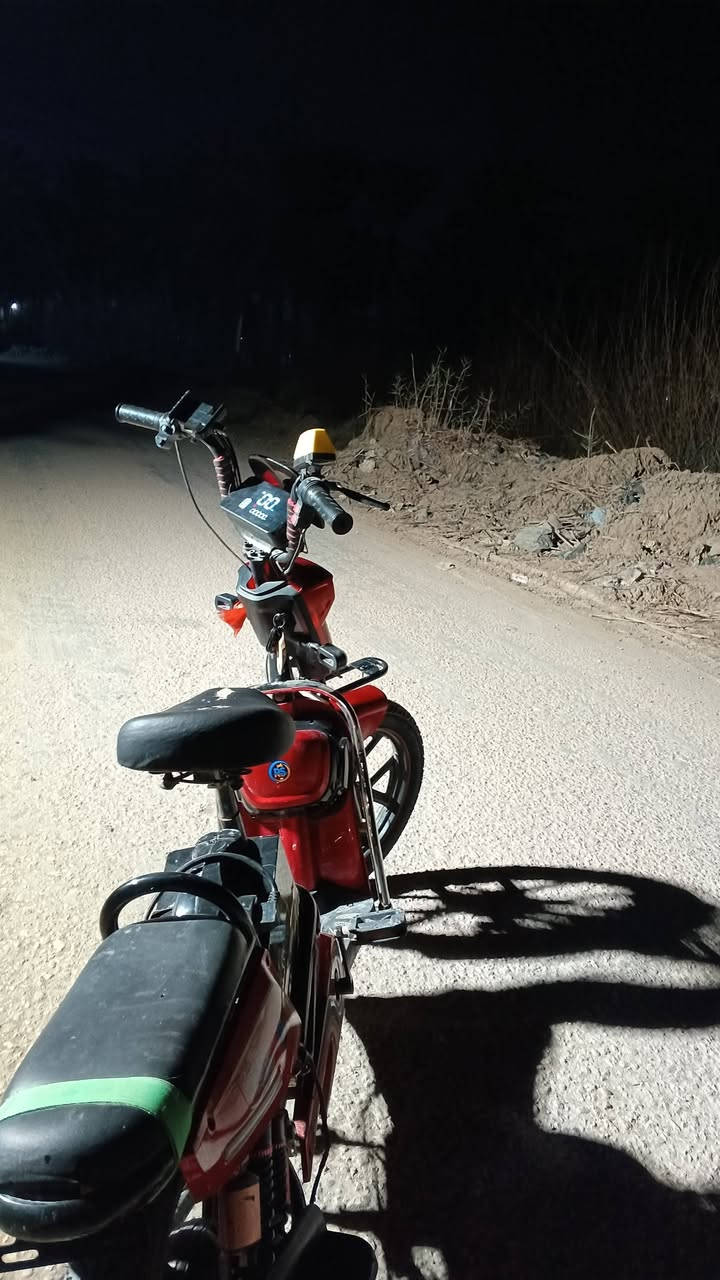 سلام عليكم دراجه شحن لبيع
الفين 25 موصفات فول 
بطاريات بعدهن بحاله الشركه شرط تفحص يم المصلح 
تايرات جدد كهرباءيات كله شغال لد نهاري كفاله من كلشي الدراجه جديده كلش 
سعره 325 وبيه مجال الشراي 
هذه الرقم اتصل وتدلل ***********
مكاني بابل الحمزه الغربي
