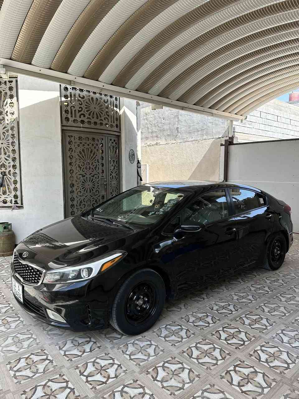 سلام عليكم كيه فورتي 2018 وارد أمريكي كفاله من الضربة وصبغ والفتح والبارد سيارة جاهزه تبريد ثلج حدادا كلها جديد تايرات جدد محرك دوش 2000ما مفتوح سنويه الحد 30 تحويل ثاني يوم عنوان البصره ابو الخصيب هاتف *********** سعر 115
