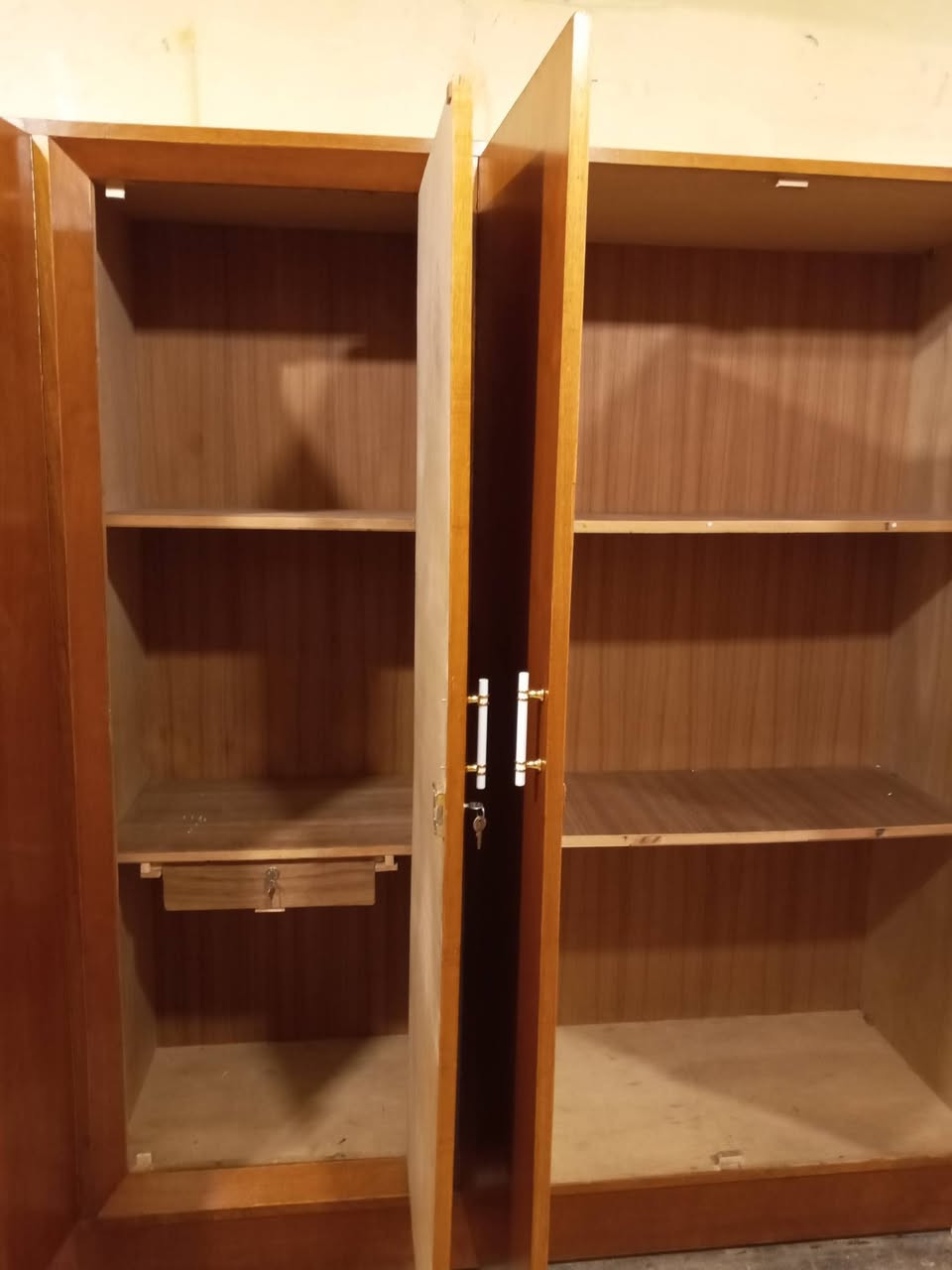 كنتور5باب صاج نضيف حيل العنوان حي الحدباء خلف مرطبات البحرين ت***********
