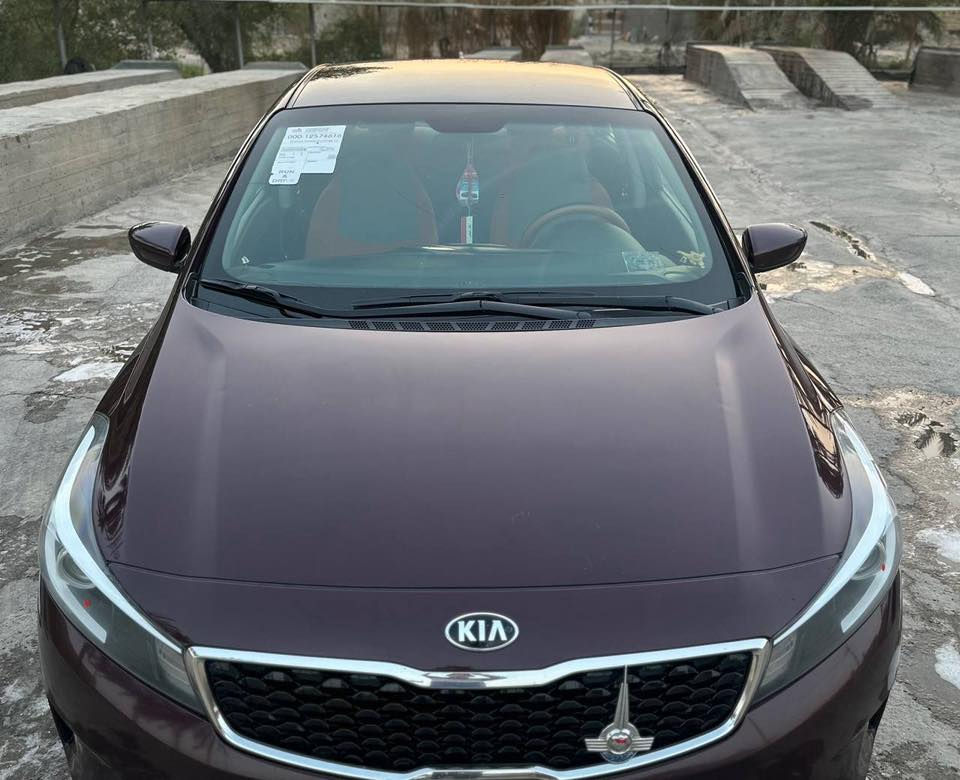 السلام عليكم فورتي 2018 لون كرزي كلين حادثه دعامية اماميه كما موضح بلصور شرط السونار وبيه شخط خفيف بالجاملغ جهه الصدر خفيف سياره نضيفه بمعنى الكلمه داخل السياره جديد  نضافه 100‎%‎ كاعيه جلد  الداخل صاج كشنات  مغلفه اقماش اصلي شاشه صغيره كامره تخم تاير سياره  نضيفه بمعنى الكلمه سنويه لل2031 ارقام انكليزيه رقم بغداد بأسمي تحويل مباشر هزه وتجديد سنويه قبل شهر سويتهن الحداديه نضيفه كير At المرغوب  مكينه 2000 دوش مكاني الحله المركز السعر133وبيه مجال بسيط وللاستفسار اكثر الاتصال على الرقم ***********
