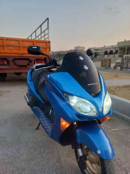 السلام عليكم دراجه فورزا 0,9 كرستال٧كير ٤تحويلات مكينه كلجات لوك شرط برغي مامفتوح بيهه
 كهربائيات كيجات كله شغاله
 شلعه معدل فول تراي وين ميعجبك
 نضام اي بي اس تدفئة يدات لايت زنون
 دوسات نيكل السعر مليون وميه 
مكاني بغداد فلكت حي النصر 
***********
